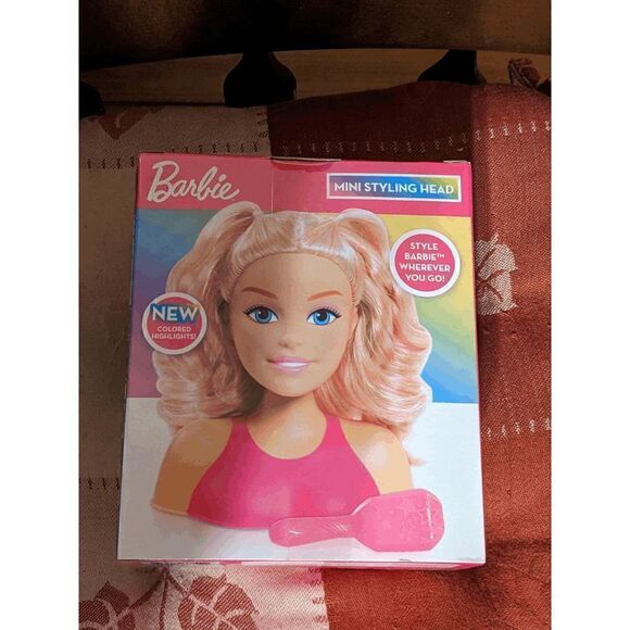 NEW Barbie Mini STYLING HEAD Blonde hair with pink highlights - Picture 2 of 6